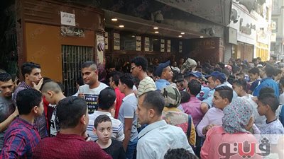 بالصور..أحمد السبكي أمام سينما مترو لمشاهدة فيلم «جواب اعتقال»