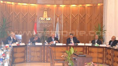 بالصور.. وزير التعليم العالي يشدد على دور الجامعات في المشروعات القومية