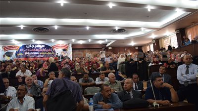 بالفيديو.. محافظ الدقهلية للأهالي: لن أقبل بإهانة مواطن