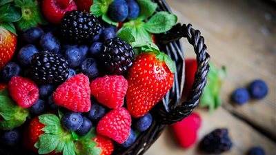 التوت والعنب يعززان صحة الرئة