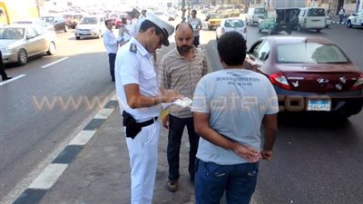 حملة أمنية بشوارع الإسكندرية لإزالة إشغالات الباعة الجائلين