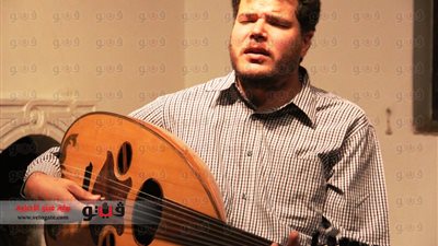 بالفيديو والصور.. أمسية شعرية على أنغام العود لمؤسسة دوم