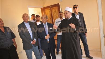 وزير الأوقاف التونسي يشيد بمشروعات الإسكان في أسوان