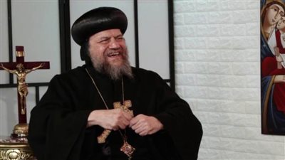 مطران لوس أنجلوس يدق طبول الوحدة.. احتفال الميلاد احتواء أجيال أم تقارب مع الكاثوليك؟