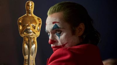 مصوتو الأوسكار: إذا لم يحصل خواكين فينيكس على الجائزة ستكون جريمة