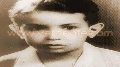 نشطاء يتداولون صورة لنور الشريف في مرحلة الطفولة