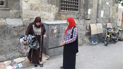 التدخل السريع ينقل سيدة بلا مأوى لأحد دور الرعاية