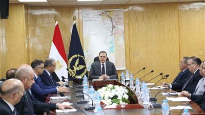 وزير الداخلية للقيادات الأمنية: اتخاذ أعلى درجات اليقظة لتأمين منتدى أسوان