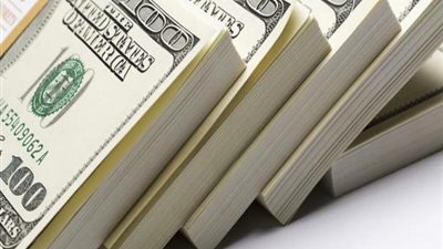 انخفاض أسعار العملات الأجنبية.. والدولار يسجل 888 قرشا