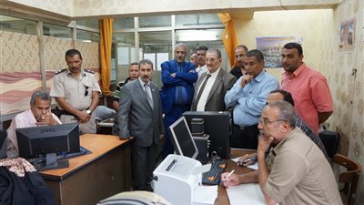 فرز أصوات الناخبين بلجنة مديرية القوى العاملة بالشرقية (صور )