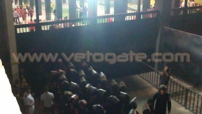 شجار بين لاعبي الأهلي والنجم الساحلي في ممر غرف الملابس