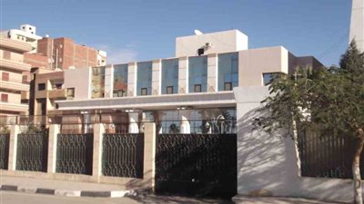 دراسة لإنشاء مجمع مواقف على مساحة 15 فدانا خارج مدينة الفيوم