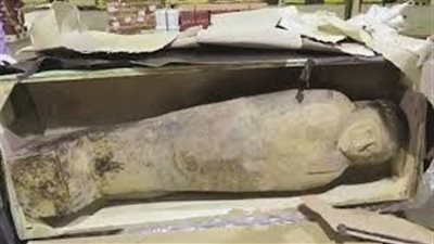 المنافذ الأثرية بلا درع ولا سيف.. تهريب تابوت أثري إلى الكويت.. ضبط حاويات دبلوماسية تحتوي على تماثيل فرعونية بإيطاليا.. الراوي: تفتيش 10% فقط من الطرود.. والحقائب الدبلوماسية كلمة السر