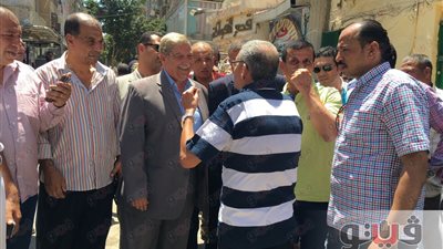 بالصور.. محافظ الإسماعيلية يترأس حملة لإزالة الإشغالات بشارع سعد زغلول