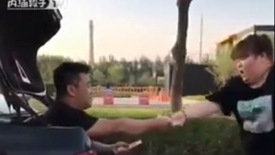 بالفيديو.. أغرب وأصعب طريقة لإنقاص الوزن