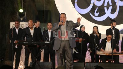 «خرج من المستشفى على مسئوليته».. الشيخ أحمد الكحلاوي يقاوم المرض لإحياء حفل رمضان بالهناجر.. يعاني من اضطراب معدل السكر.. ويؤكد: «مدح النبي دوايا» (فيديو وصور)