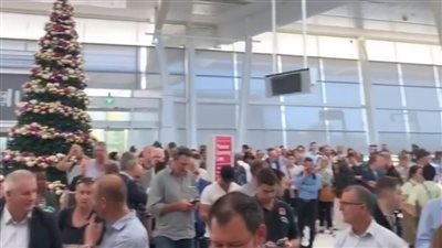 إخلاء صالة بمطار أديليد في أستراليا بسبب تحذير أمني (فيديو)