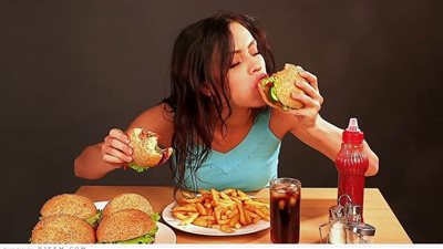 الجوع الشديد.. الكشف عن مصدر الرغبة الشديدة في الأكل