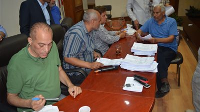 «سعفان» يتابع نتائج المرحلة الأولى للانتخابات العمالية