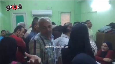 مدير مدرسة القومية يطرد أهالي طالبوه بمستند رسمي للمصروفات (فيديو)