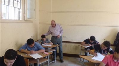 وكيل تعليم الغربية يتفقد امتحانات الدبلومات الفنية