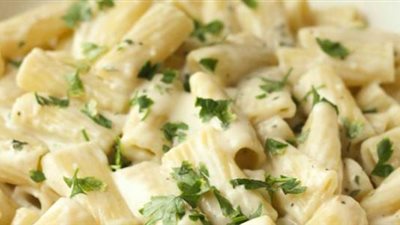 المكرونة بالكريمة والمشروم تسعد أسرتك على الإفطار