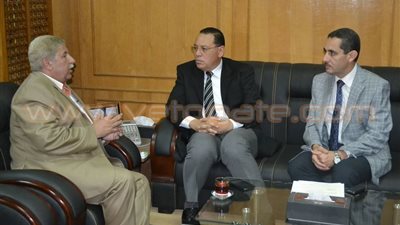 محافظ الإسماعيلية يناقش مع رئيس جامعة السويس أسبوع شباب الجامعات