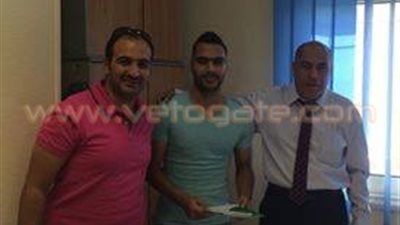 بالصور.. «شعبان وداوودا» يوقعان لـ«المقاصة»