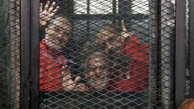 تأجيل محاكمة بديع والشاطر وآخرين في «أحداث الإرشاد» لـ31 مايو