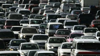 كثافات مرورية إثر تصادم 4 سيارات بمحور جوزيف تيتو بالنزهة