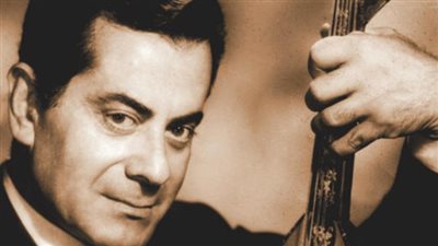 فريد الأطرش يبدأ حياته مندوبا لإعلانات الأوكازيونات