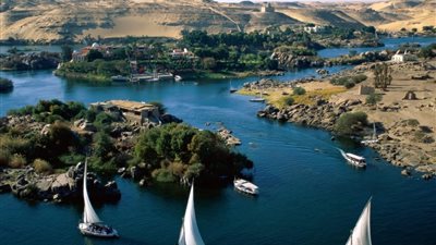 «شئون البيئة»: مآخذ مياه الشرب بجنوب أسوان لم تتأثر ببقعة الزيت