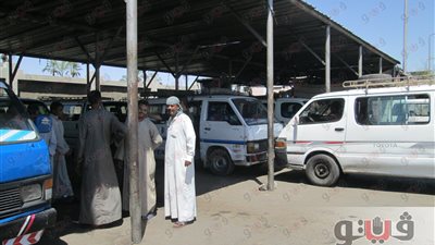 بالفيديو.. خلو مواقف سيارات قنا من المواطنين