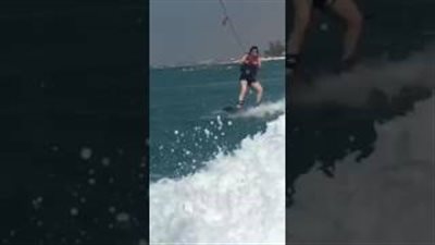 بالفيديو.. شيما صابر تتعرض لموقف محرج في البحر