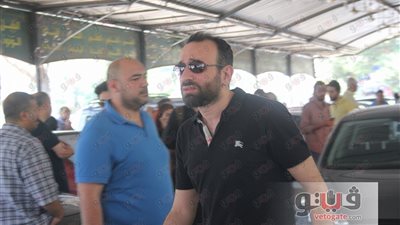 بالفيديو .. تشييع جثمان والد عمرو سلامة بحضور أحمد مالك