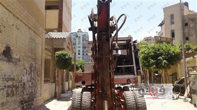 بالصور.. التحفظ على حفار لاستخدامه في أعمال هدم مخالفة بمؤسسة الزكاة