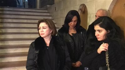 حسين فهمي وإلهام شاهين يشاركان في عزاء سمير سيف (فيديو وصور)