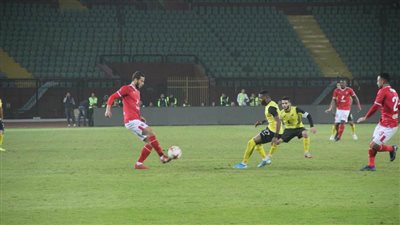 شوط أول سلبي بين الأهلي ووادي دجلة