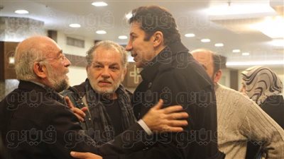 محمد هنيدي و هاني رمزي في عزاء سمير سيف (فيديو وصور)