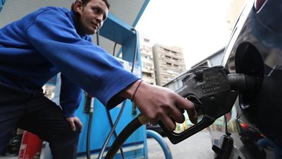 تداعيات ارتفاع أسعار الوقود.. زيادة مرتقبة في سعر الدواجن.. شركات المواد الغذائية تدرس رفع قيمة منتجاتها.. موجة غلاء في مواد البناء.. والعسقلاني: القرار يضر بمحدودي الدخل