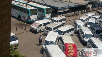 بالصور.. «مرور القاهرة» تراقب مواقف السيارات لمنع التلاعب في الأجرة