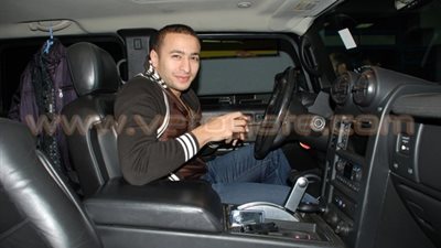 سيارة «هامر» عشق المطرب «حمادة هلال»