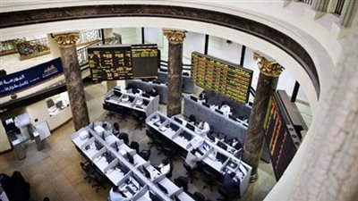 تباين أداء مؤشرات البورصة في مستهل التعاملات