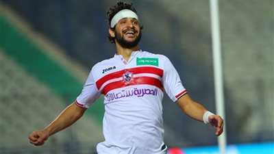 محمود علاء في السعودية لأداء مناسك العمرة