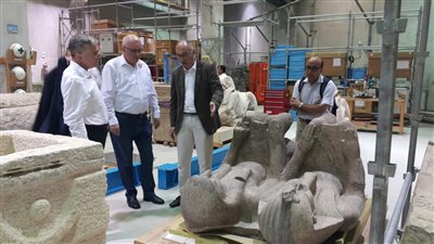 عضو بارز في البوندستاج الألماني يزور المتحف المصري الكبير