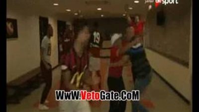 بالفيديو.. فرحة هيستيرية للاعبي الداخلية عقب علمهم بتعادل أسوان