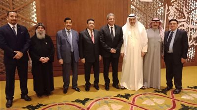 وزير الرياضة يتناول الإفطار مع الجالية المصرية بالكويت