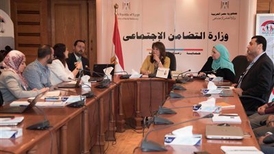 تفاصيل لقاء غادة والي وبعثة البنك الدولي (صور)