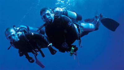 السياحة تبدأ تنفيذ وقف أنشطة الغوص تزامنا مع منتدى شباب العالم