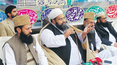 علماء باكستان: الحوثي يسير على خطى داعش ويمنع صلاة التراويح